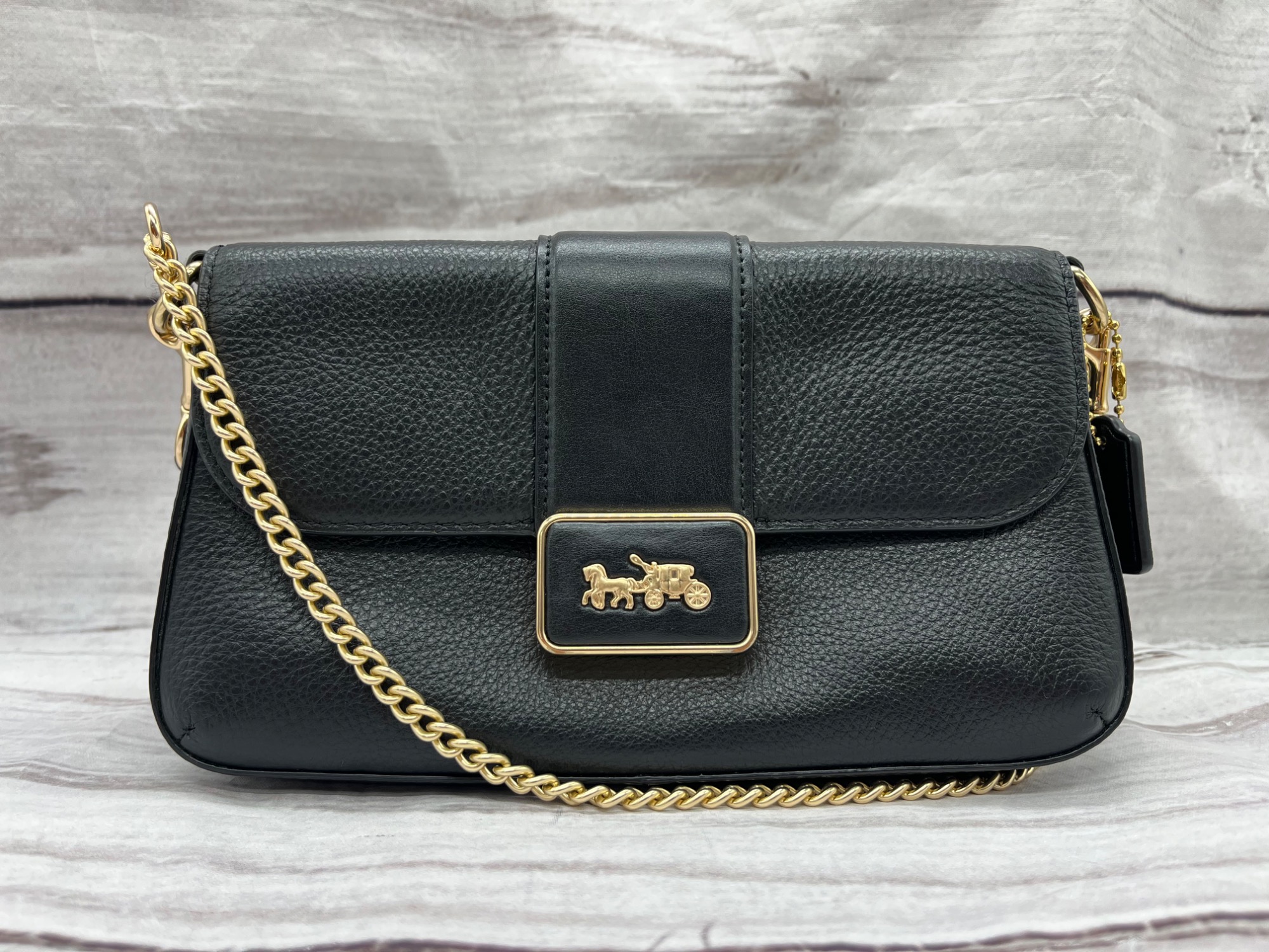 未使用品　coachのバック COACH/コーチ】チェーンショルダーバッグ ブラック 《CC058》 のご紹介