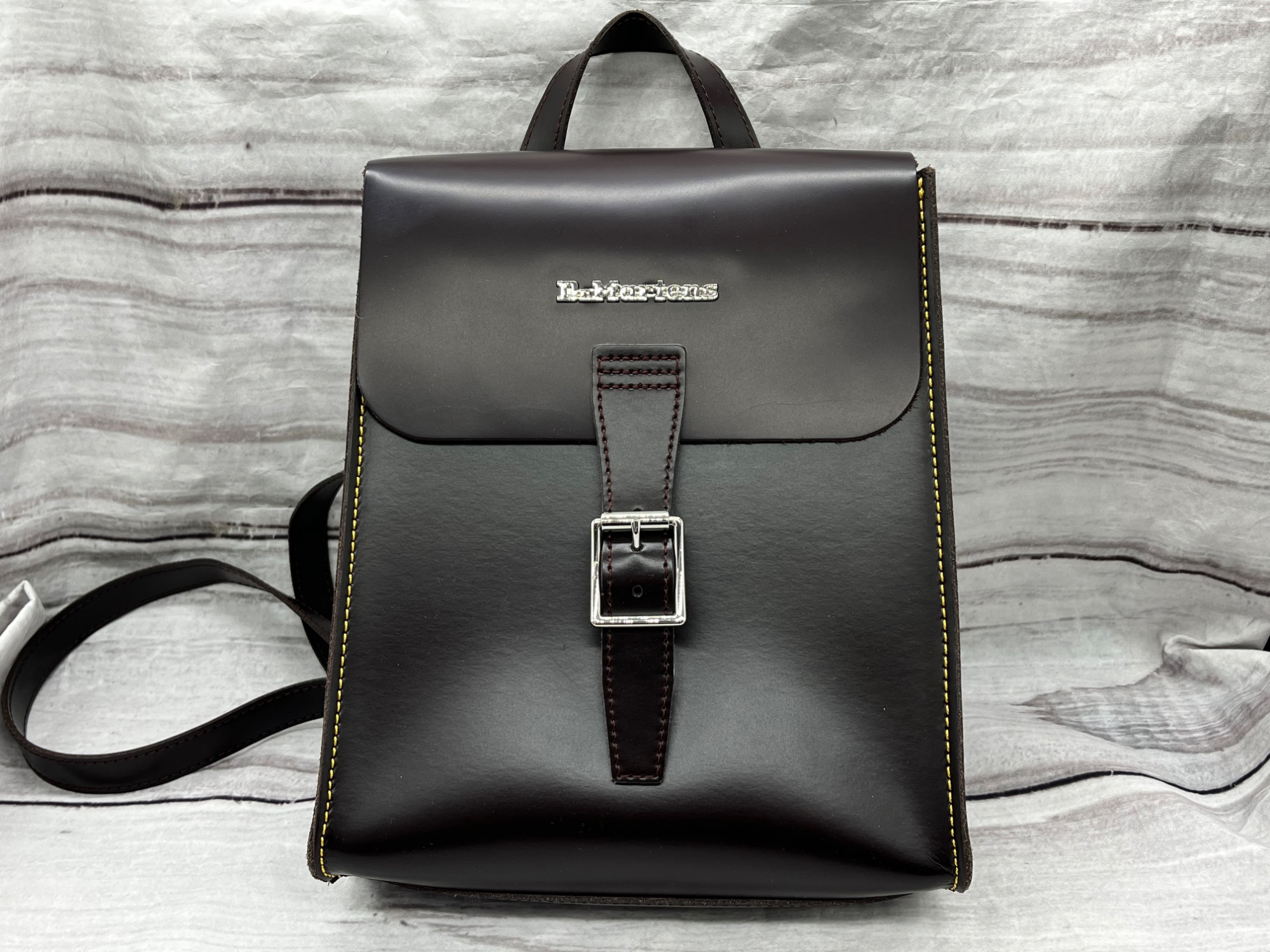 Dr.Martens/ドクターマーチン】ミニ レザーバックパック PA05X