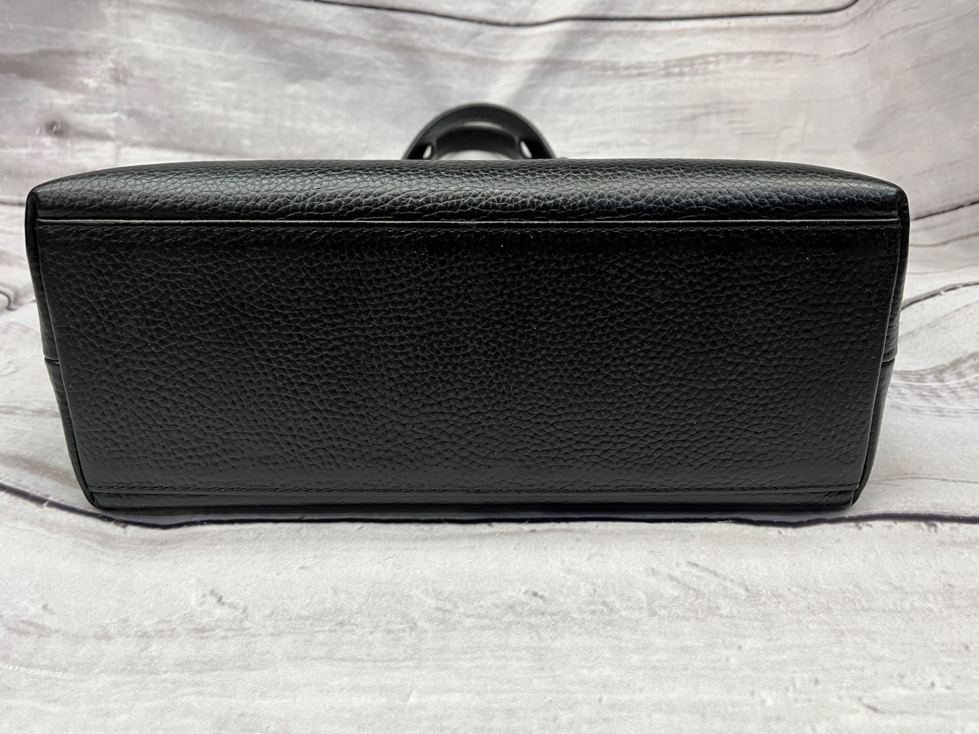 hush tug/ハッシュタグ】レザートートバッグ ブラック のご紹介