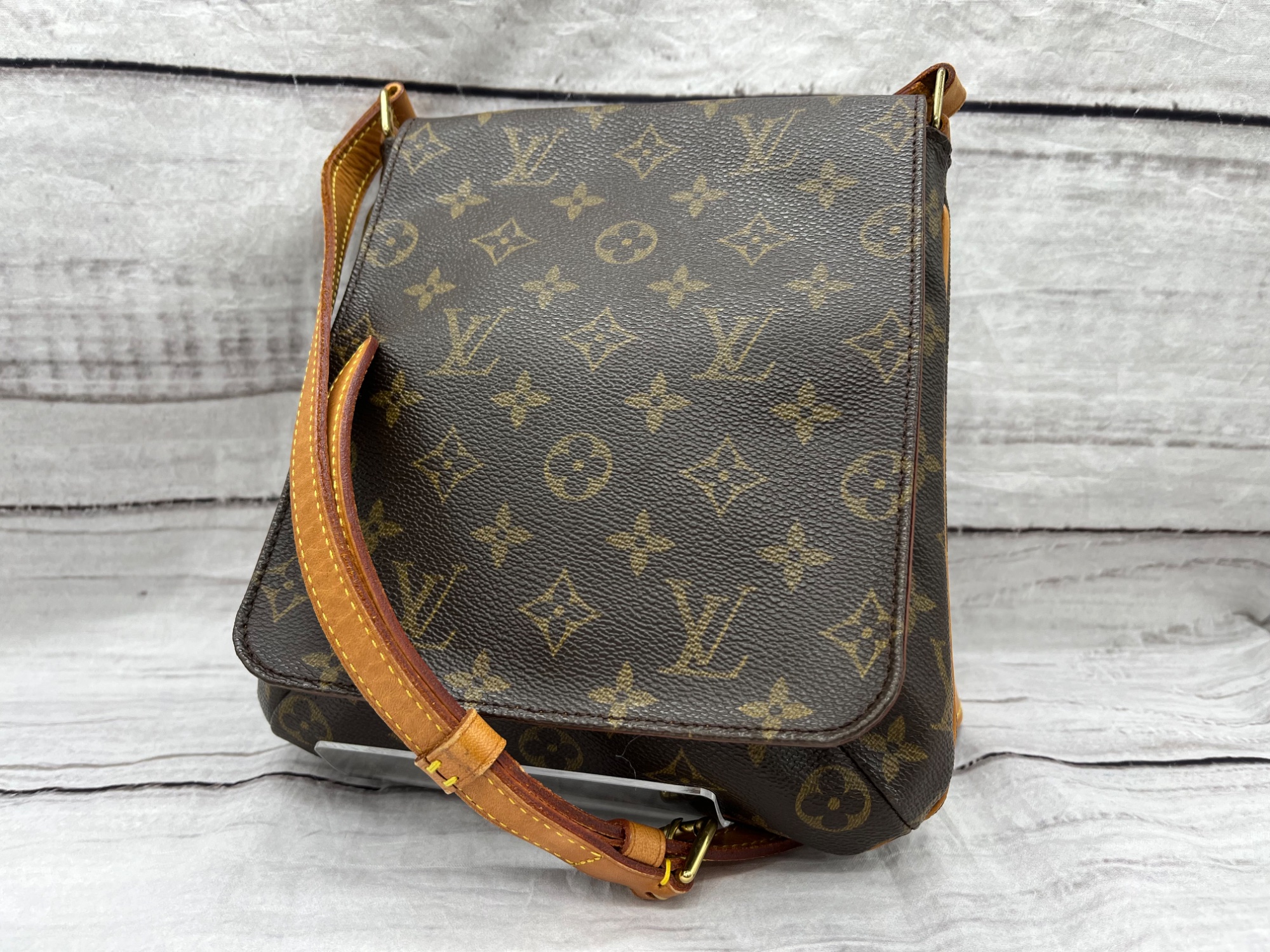 ルイヴィトン モノグラム ショルダーバッグ ヴィンテージ フランス製 Louis Vuitton / ルイヴィトン】モノグラム ショルダーバッグ｜時代を