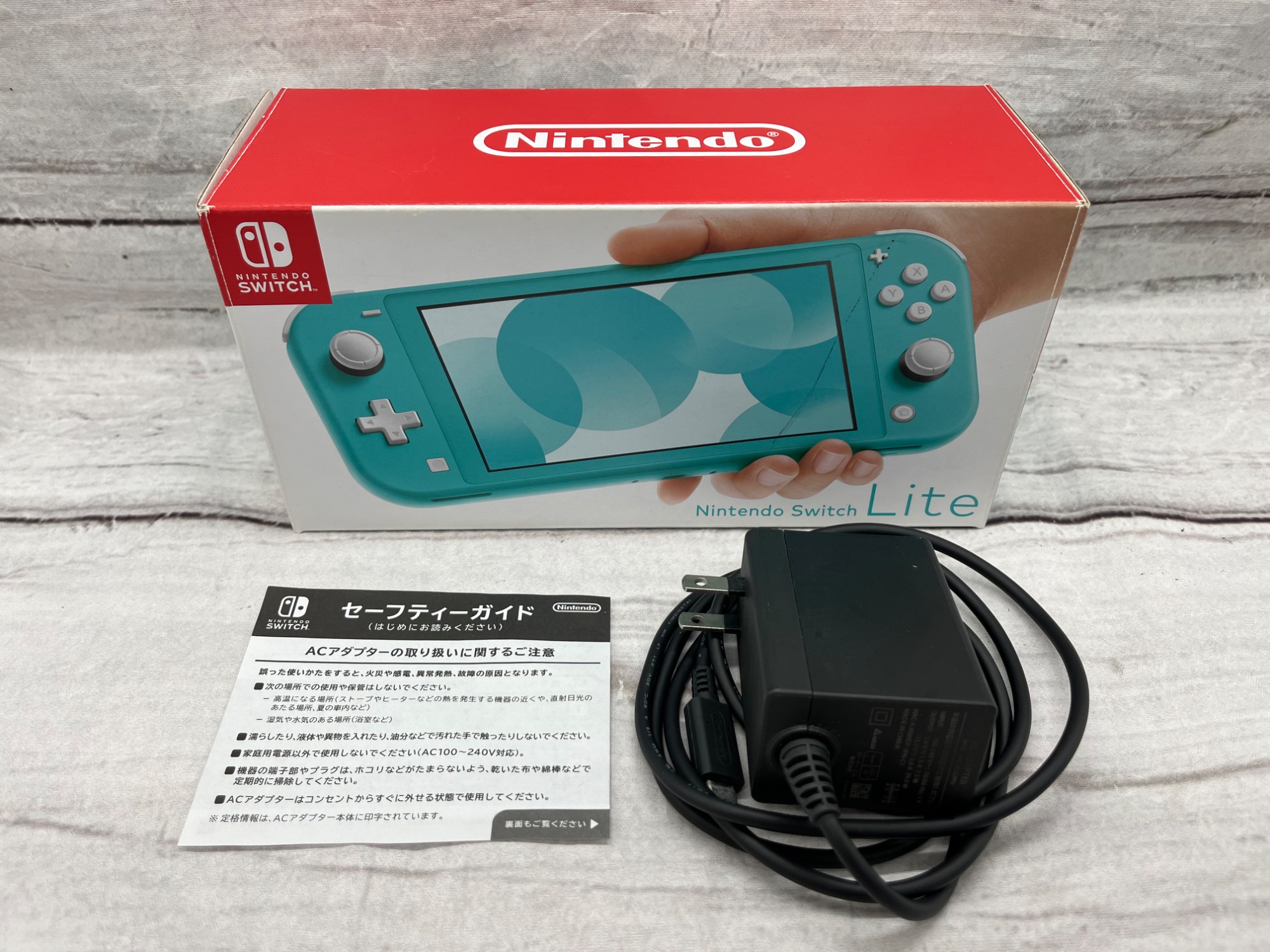 Nintendo / 任天堂】携帯ゲーム機 HDH-001｜手軽に遊べるコンパクトな