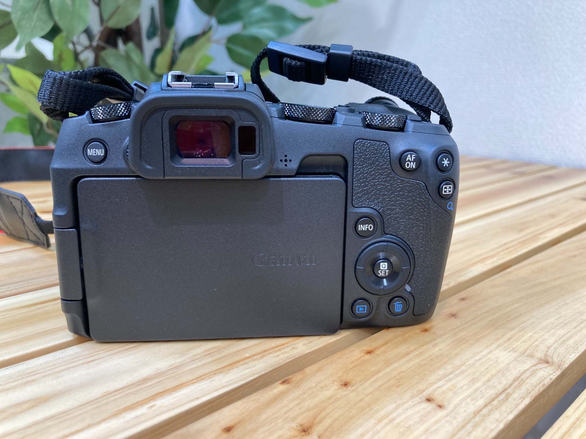 Canon(キヤノン)デジタル一眼レフカメラEOS RPが入荷致しました