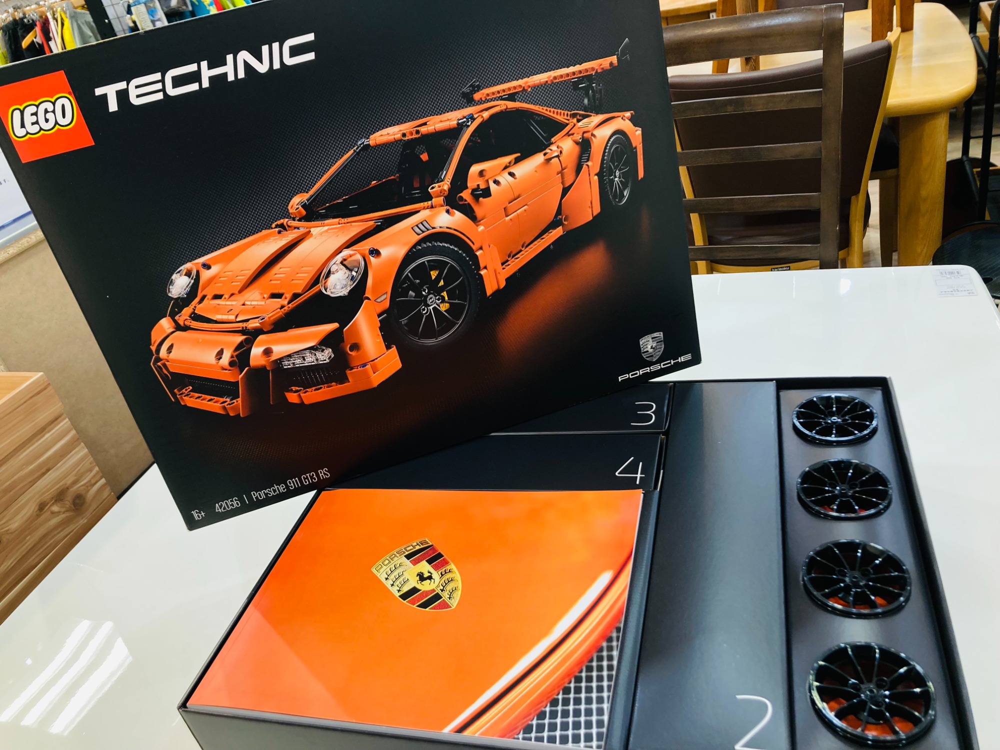 LEGO TECHNIC ポルシェ 911 GT3 RS 42056 が入荷致しました！！｜2023 