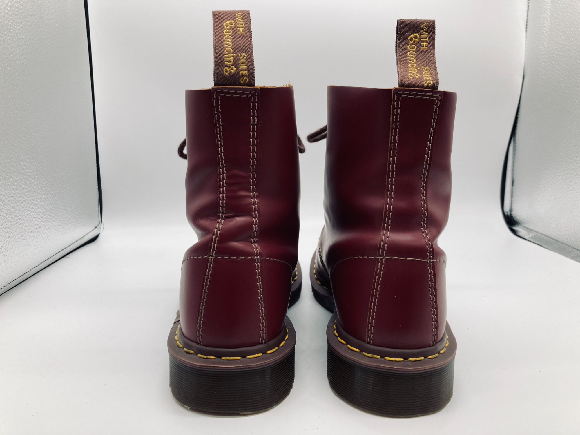 Dr.Martens 8ホールブーツ1460 イングランド製 入荷いたしました