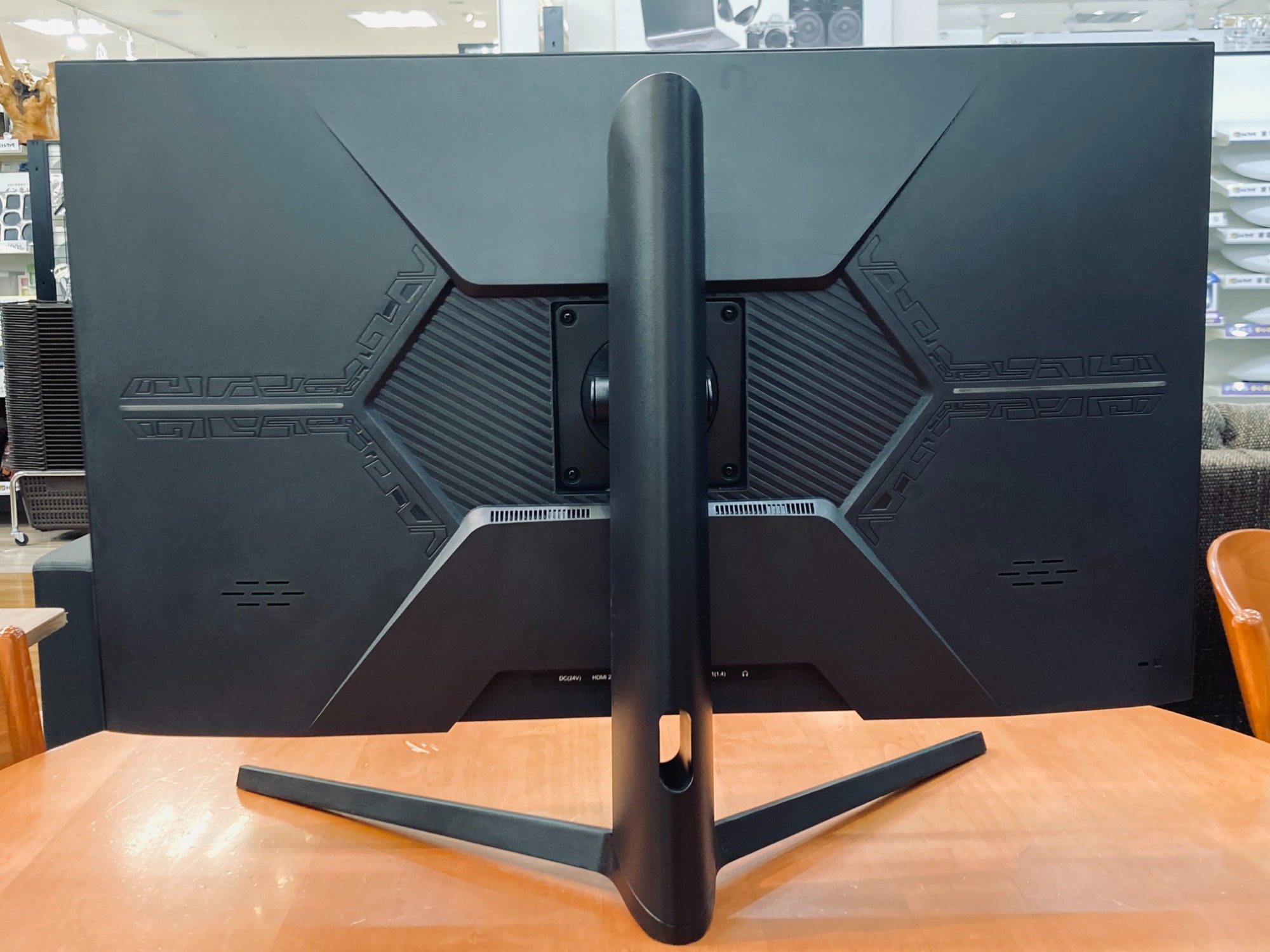 JAPANNEXT ゲーミングモニター 31.5インチ 4K解像度 入荷いたしました