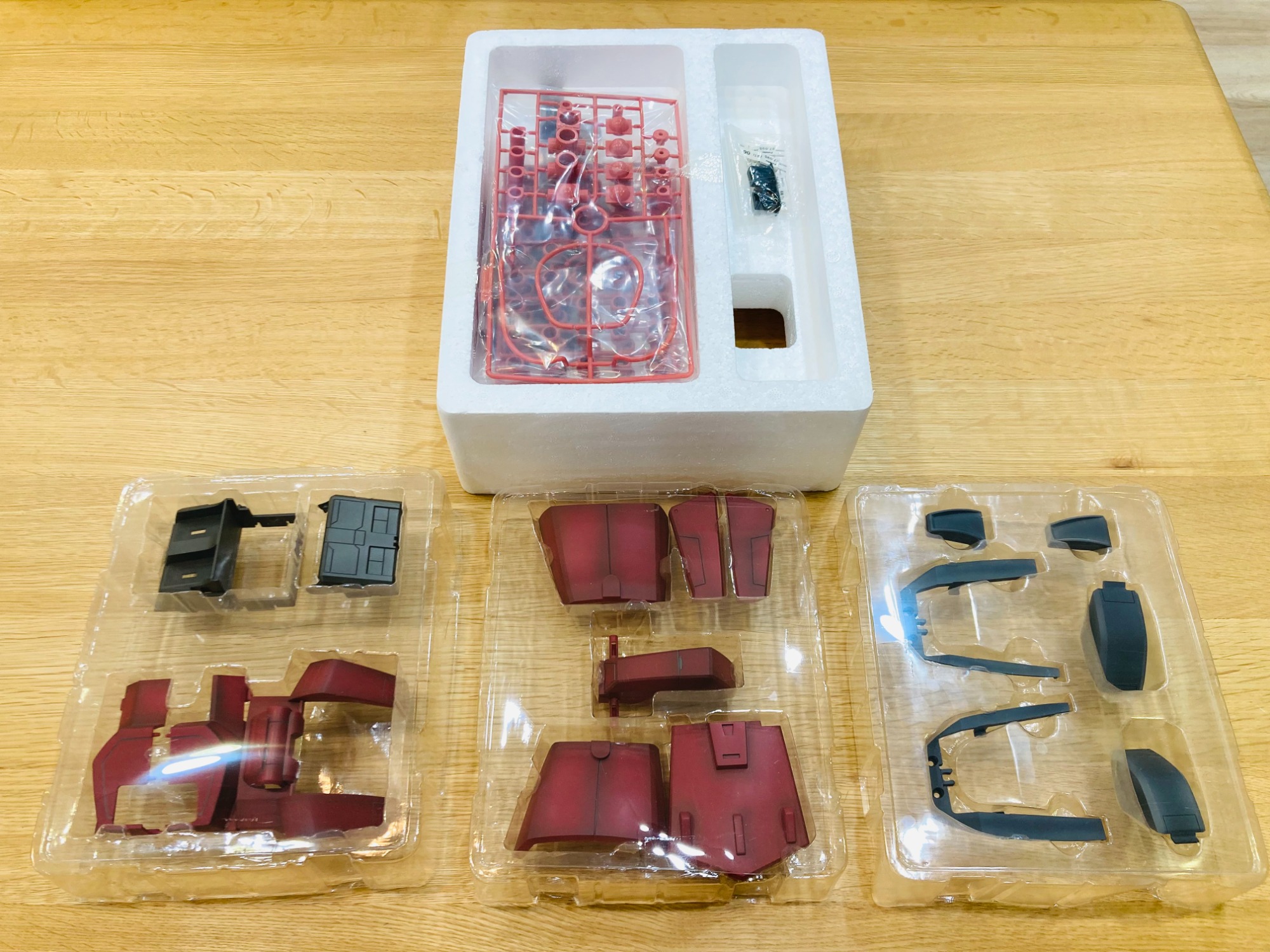 ガンプラ R/C Techroid(テックロイド) MS-06S ZAKU2 入荷いたし