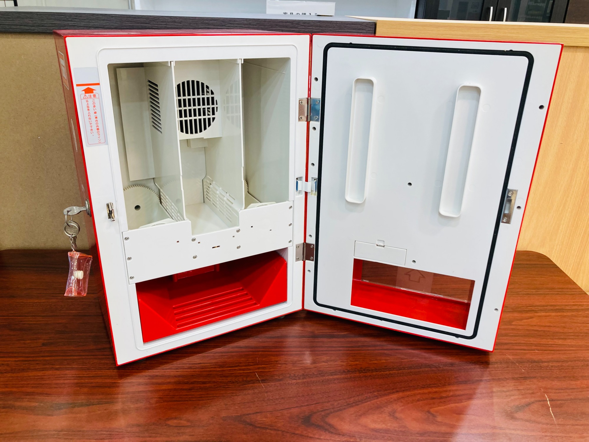 マサオコーポレーション 自動販売機型保冷庫 MSO-016R が入荷 マサオコーポレーション 自動販売機型保冷庫 MSO-016R が入荷