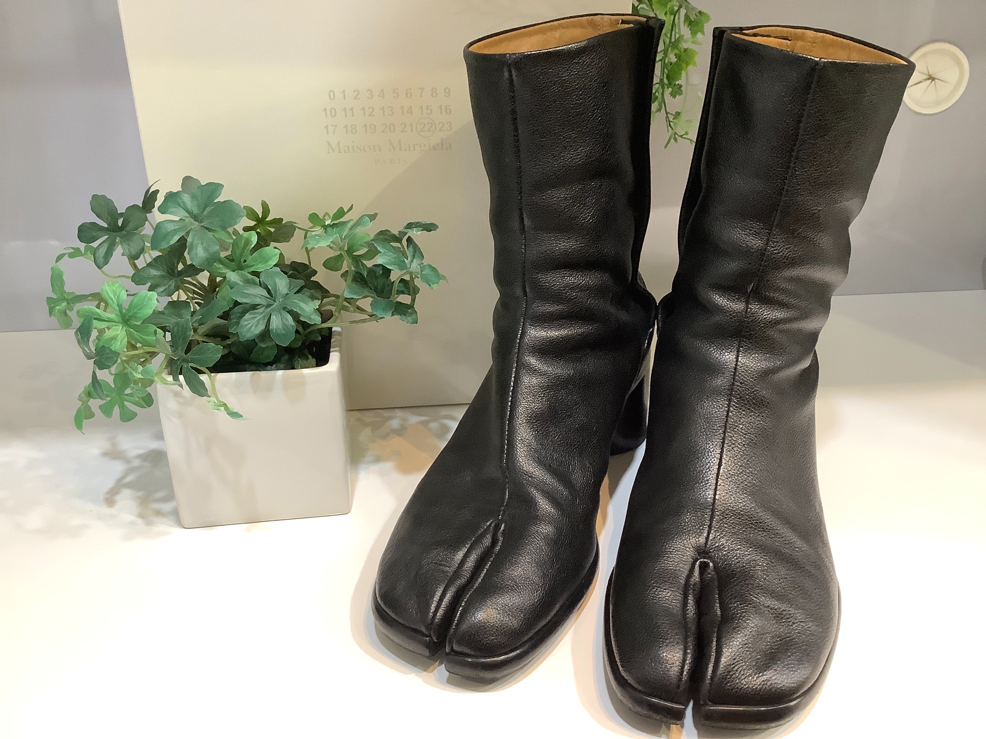 Maison Margiela (メゾンマルジェラ) タビアンクルブーツ 入荷いたし 