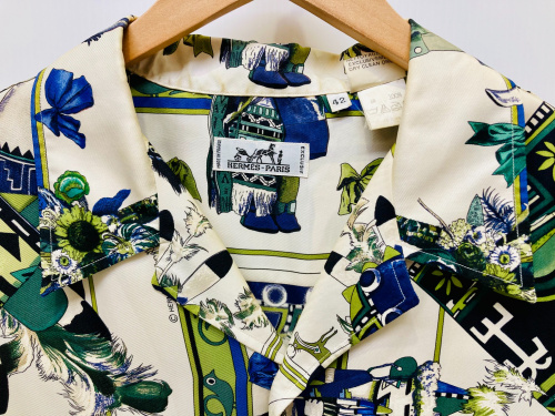 HERMES(エルメス) 半袖シャツブラウス アイボリー 入荷いたしました