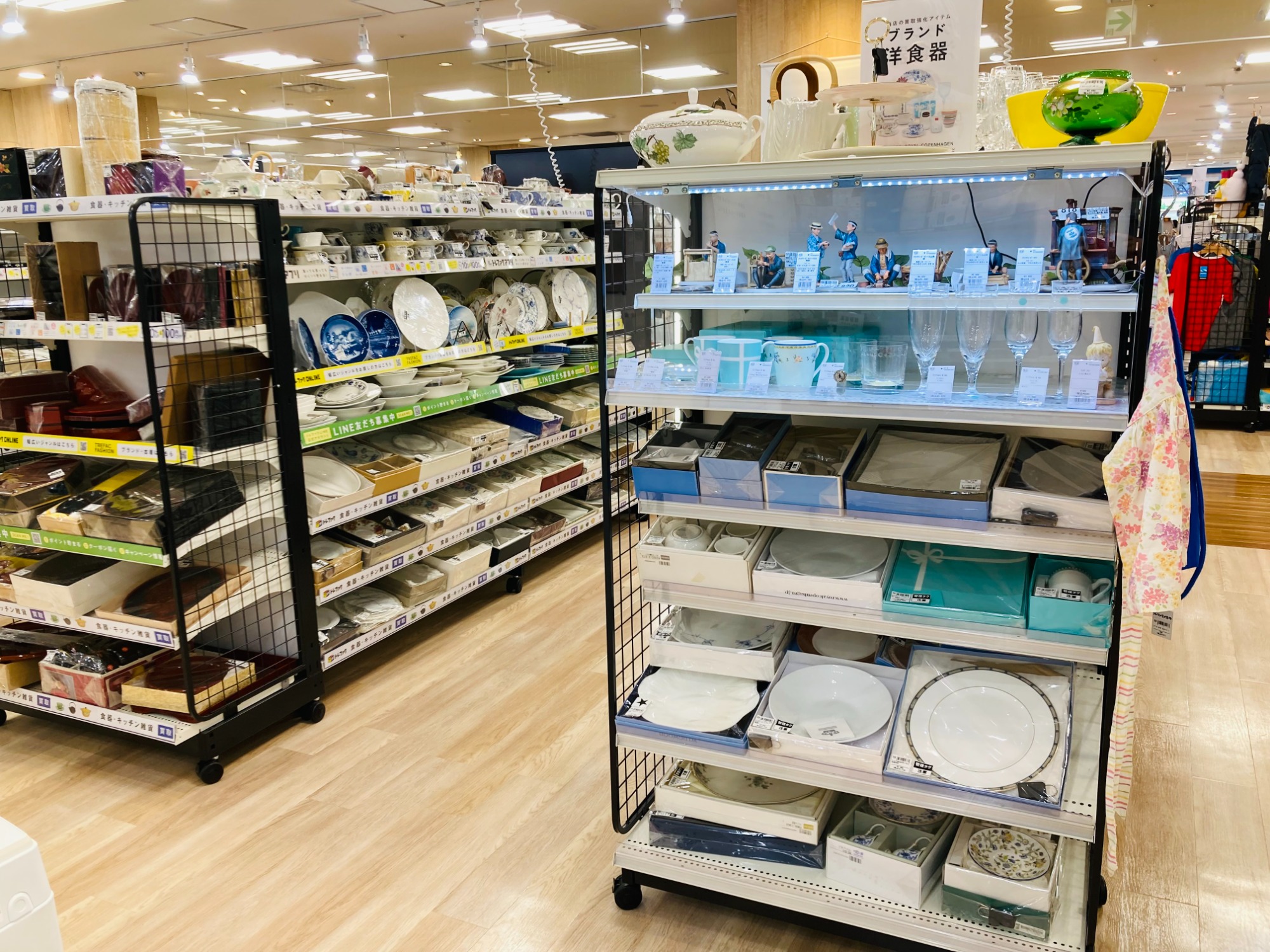 大倉陶園 カップ＆ソーサー アリスの森 入荷いたしました！｜2024年07