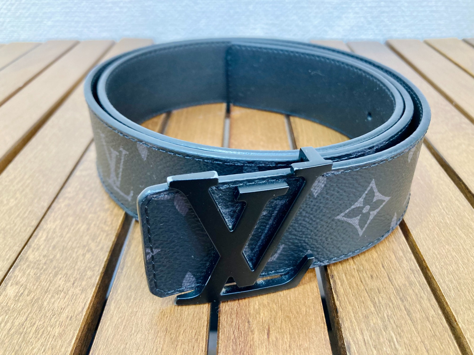 LOUIS VUITTON（ルイヴィトン）ベルト・LV イニシャル 入荷致しました