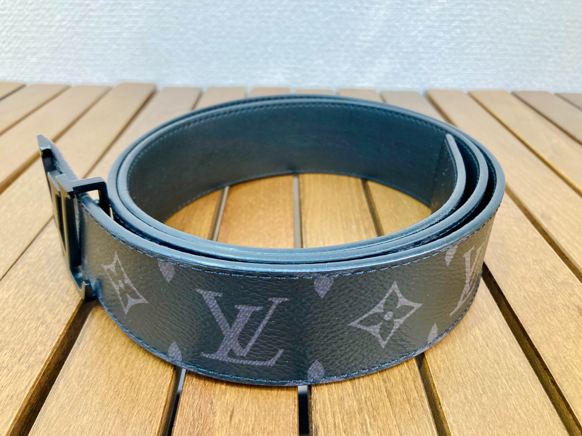 LOUIS VUITTON（ルイヴィトン）ベルト・LV イニシャル 入荷致しました