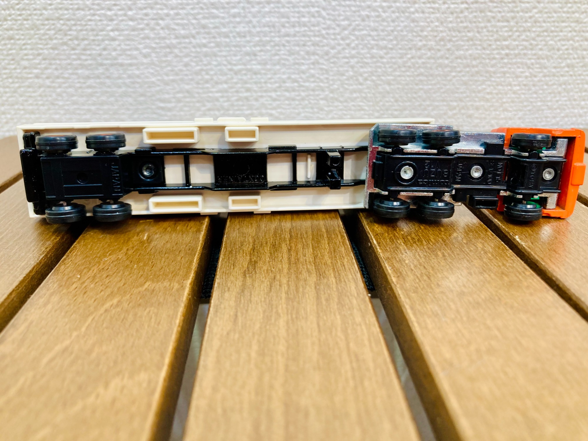 ロングトミカ 日本製 No.L16 いすゞ V12 ウイングルーフトレーラ