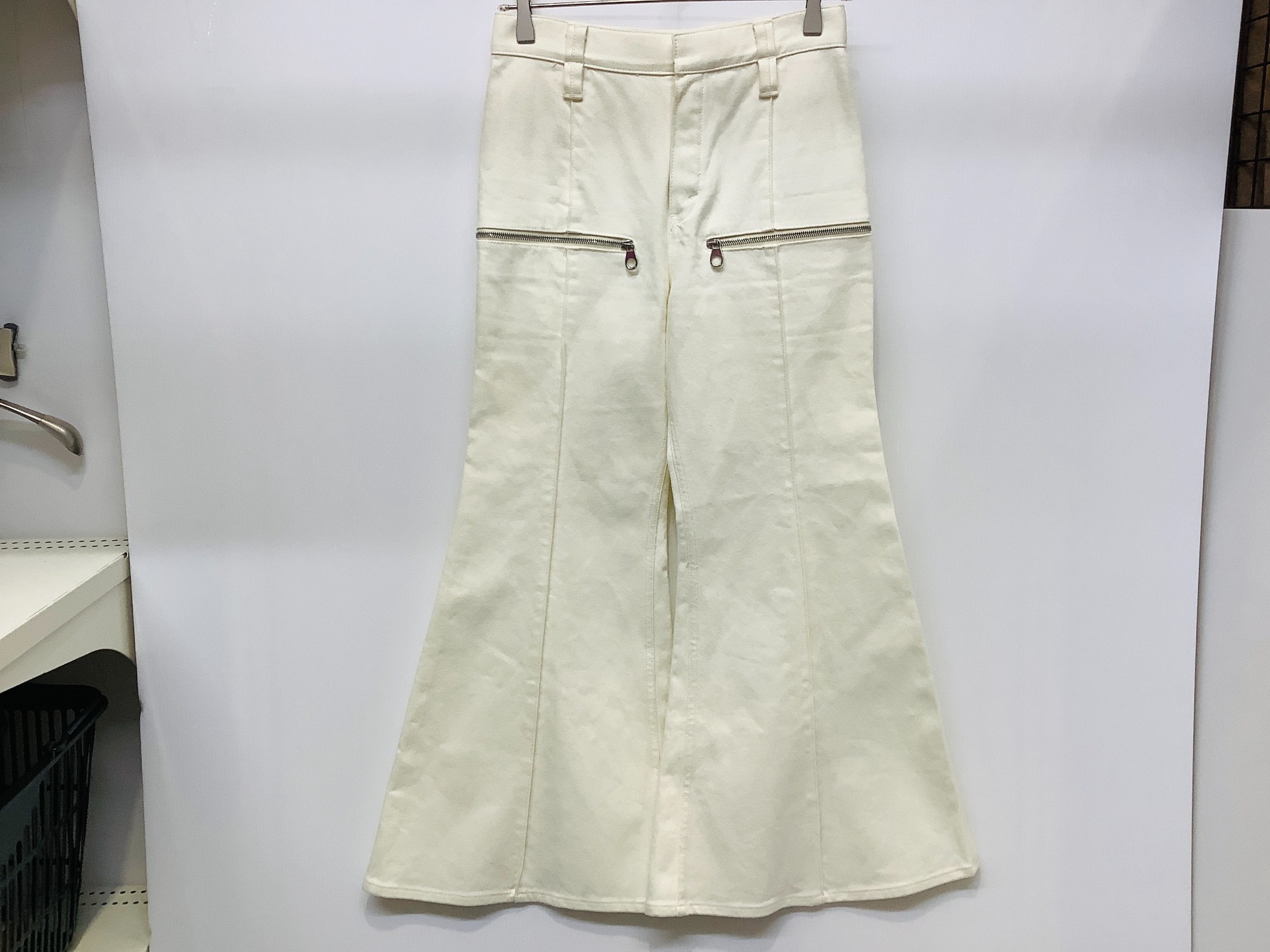 フランス・パリのブランド「Chloé（クロエ）」のパンツ