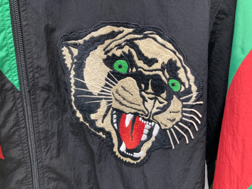 GUCCI (グッチ) タイガー刺繍 ナイロンジャケット 45556-XJAC4入荷
