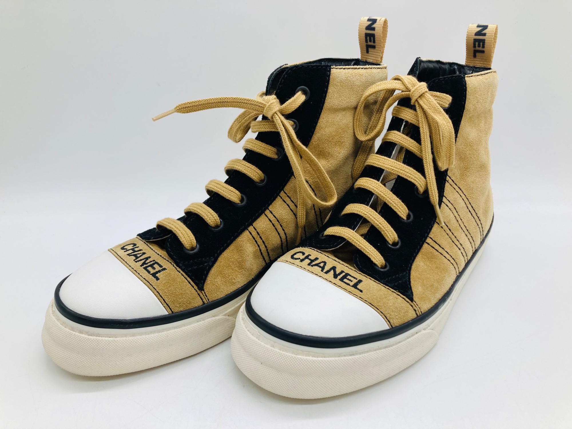 CHANEL（シャネル） ハイカットスニーカー 入荷いたしました