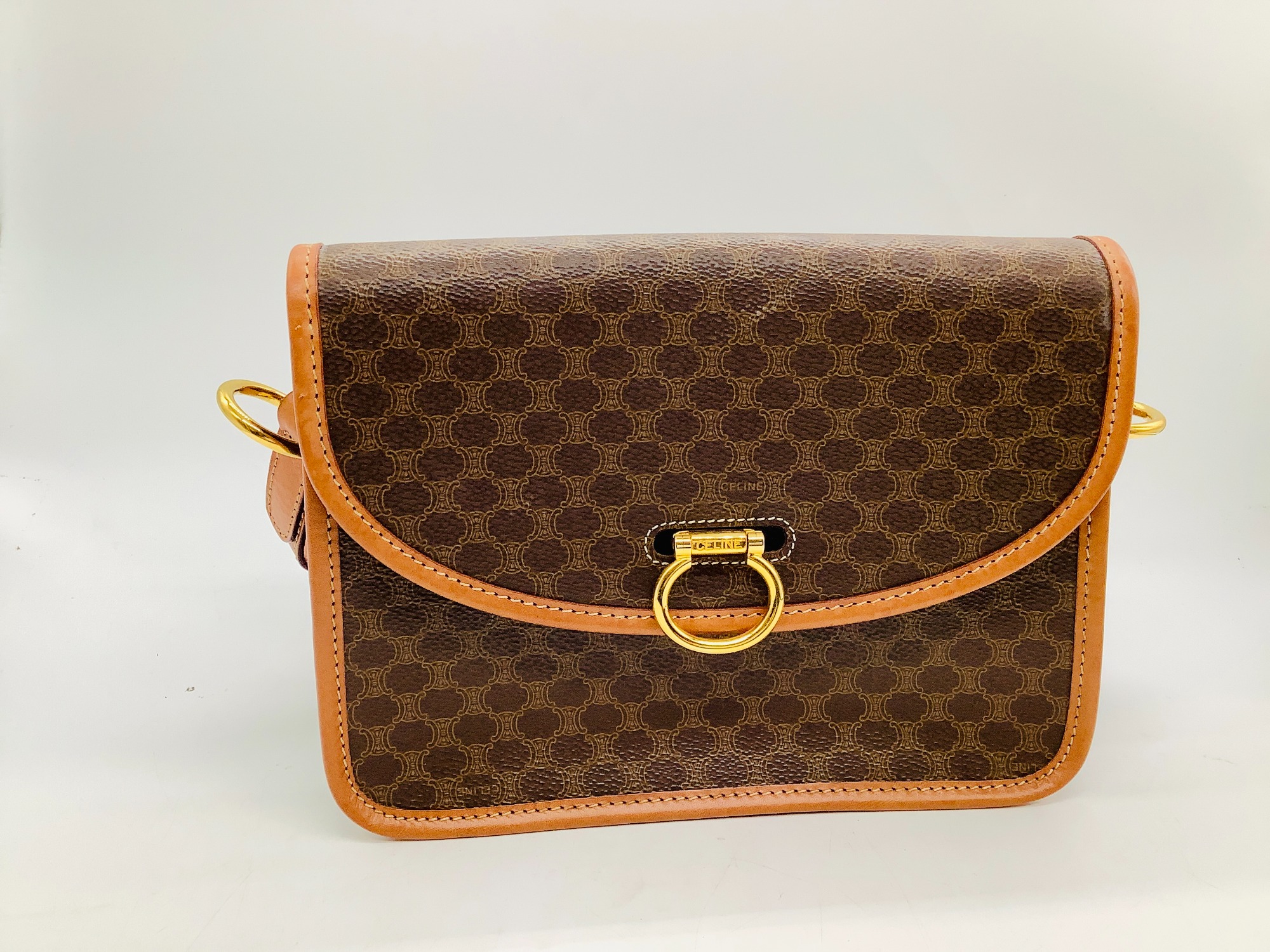 CELINE(セリーヌ) マカダム柄ショルダーバッグが入荷いたしまし