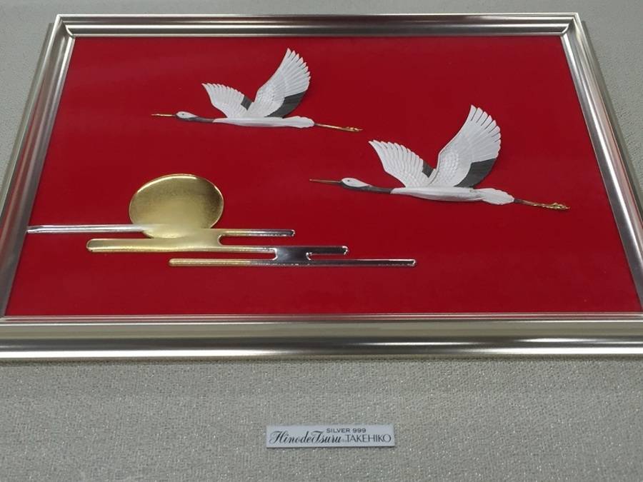 浦和店】TAKEHIKOの純銀レリーフ額 「日の出鶴」を入荷しました