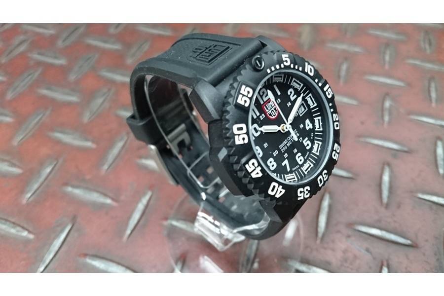 Luminox 7050ジャンク品 LUMINOX ルミノックス 7050 7051 文字盤 針 リューズ ジャンク