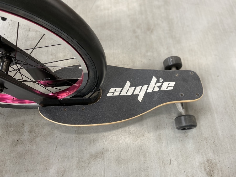 新感覚の乗り物。sbyke スバイク キックスクーター P-20が入荷