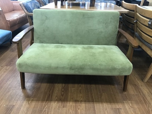 【ﾄﾚﾌｧｸ浦和店】2人掛けソファー 売場展示中！！ 家具大量展示中！】カリモク60の2人掛けソファーが買取入荷いたし