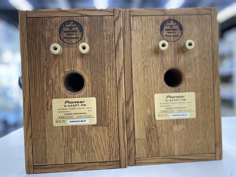 希少スピーカースタンド、サントリーウイスキー樽を一部使用 Speaker Stand | Acoustic Revive