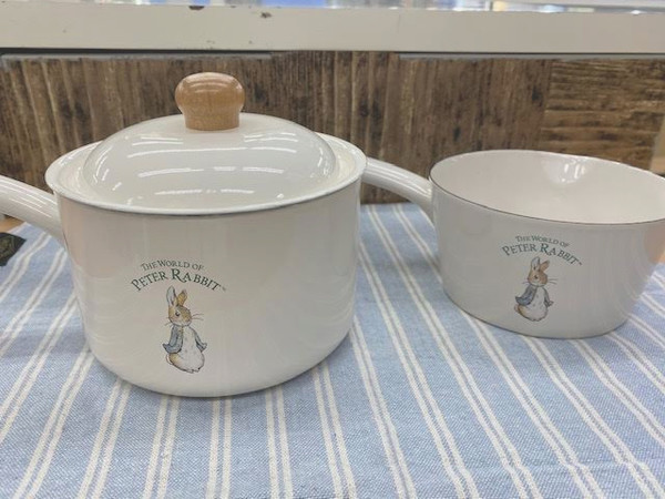 jetです！！！ ピーターラビット　トレジャーチェスト宝箱　タンブラー2個 ピーターラビット ポータブルクーラー 水筒 ジャグ 2.8ℓ