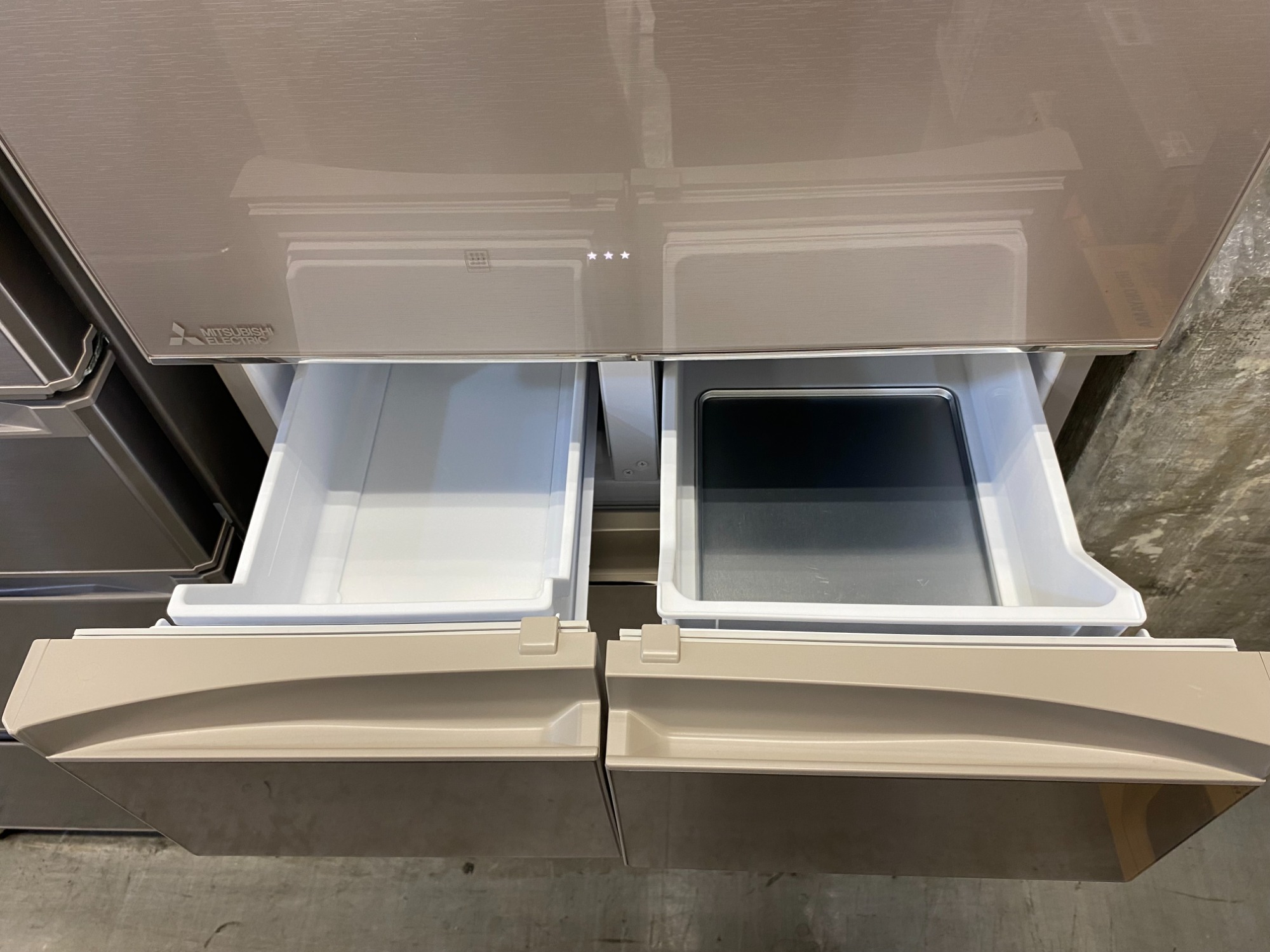 【ﾄﾚﾌｧｸ浦和店】5ドア冷蔵庫 売場展示中！【MITSUBISHI】 MITSUBISHI】5ドア冷蔵庫をご紹介します！｜2024年04月30日