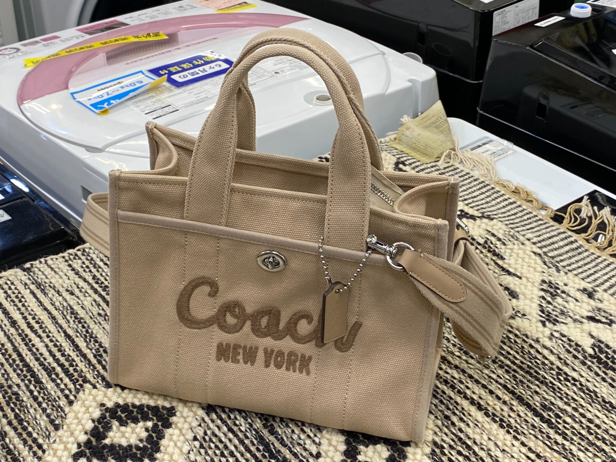 極美品✨コーチ カーゴトート ショルダー 2way ベージュ キャンバス 極美品✨コーチ カーゴトート ショルダー 2way ベージュ