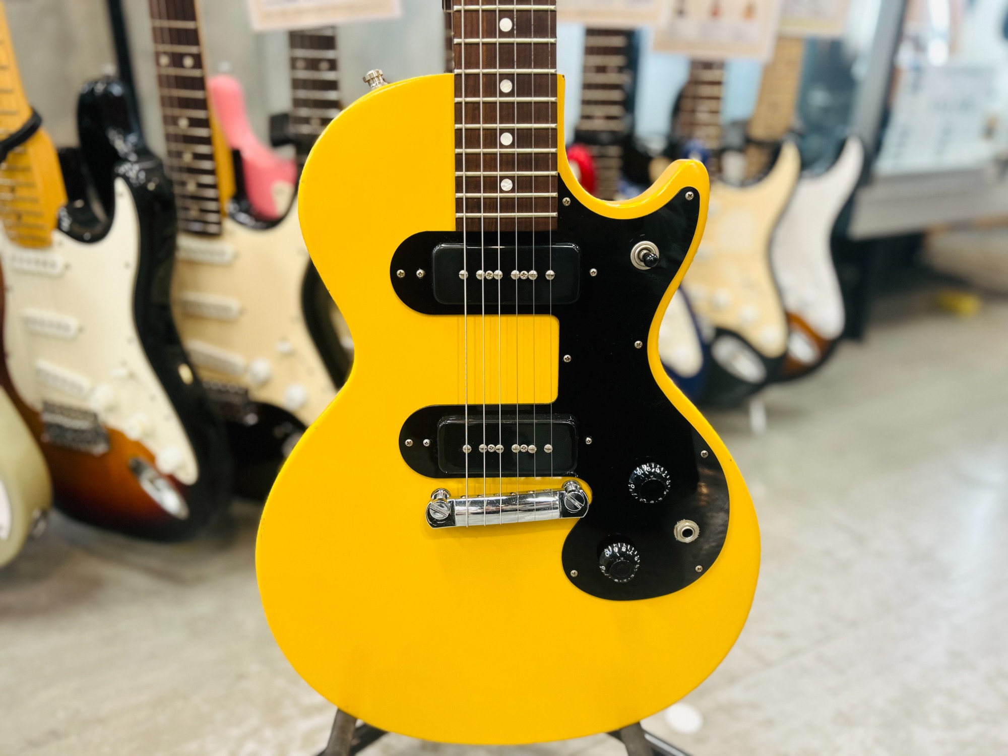 ギター Gibson melody maker 1962 Gibson Melody Maker Double Sunburst - ヴィンテージギター