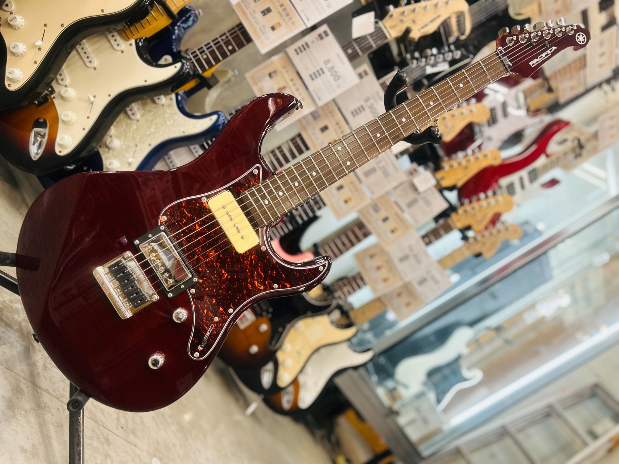 1F楽器売場展示中！！】YAMAHA PACIFICA PAC611HFM のご紹介です