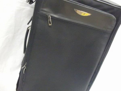 メンズファッションのキャリーバッグ