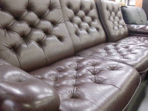 テーブルのソファー