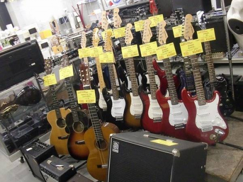 楽器・ホビー雑貨のギター