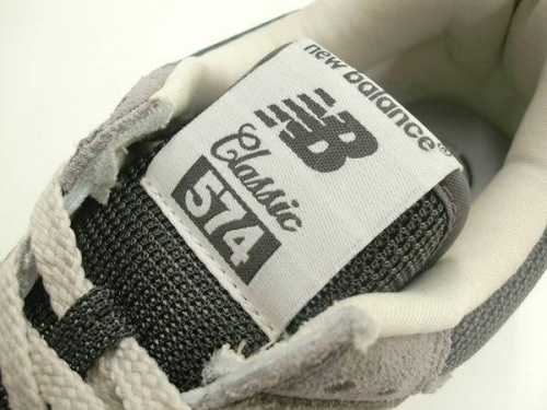 シューズのニューバランス（new balance）