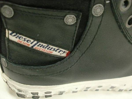 ディーゼル（DIESEL）のディーゼル