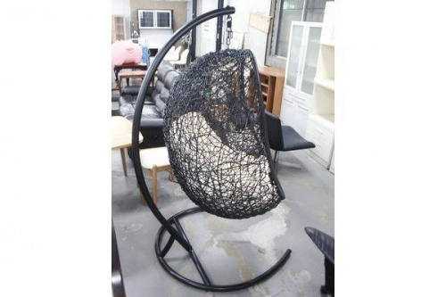 イスのハンギングチェアー