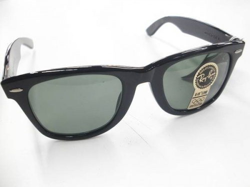 メンズファッションのサングラス