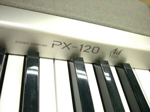 電子ピアノのPrivia