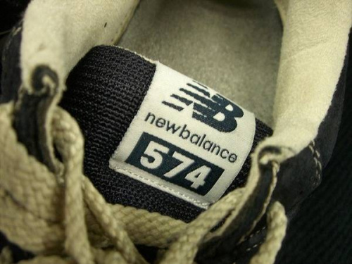 スニーカーのニューバランス（new balance）