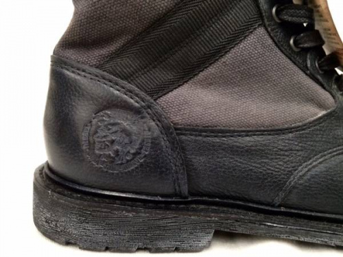 ブーツのディーゼル（DIESEL）