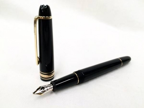 MONTBLANCの万年筆