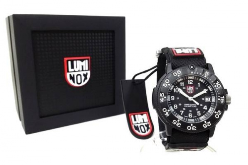 LUMINOX