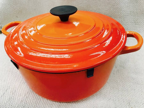 LE CREUSETの両手鍋