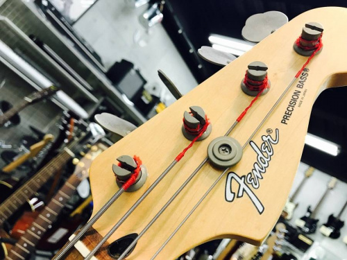 FENDER　JAPANのBASS
