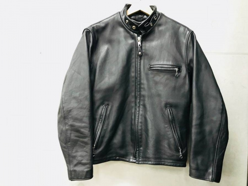 ジャケットのSchott