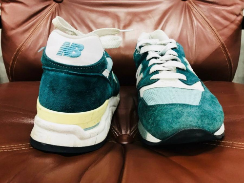 スニーカーのニューバランス（new balance）