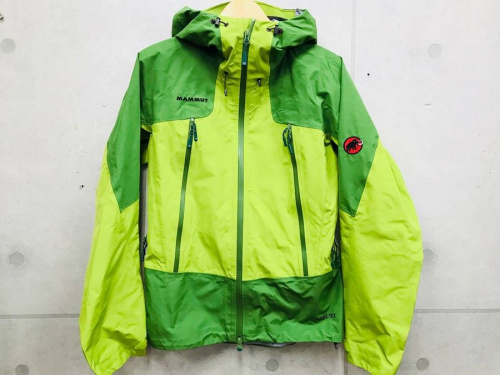 ジャケットのテトン