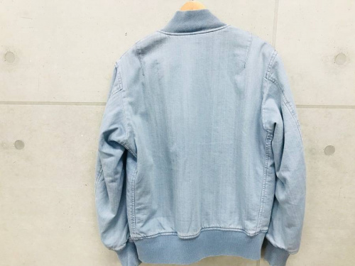 ブルゾンのデニム