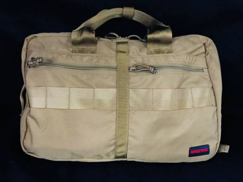 バッグのブリーフィング（BRIEFING）